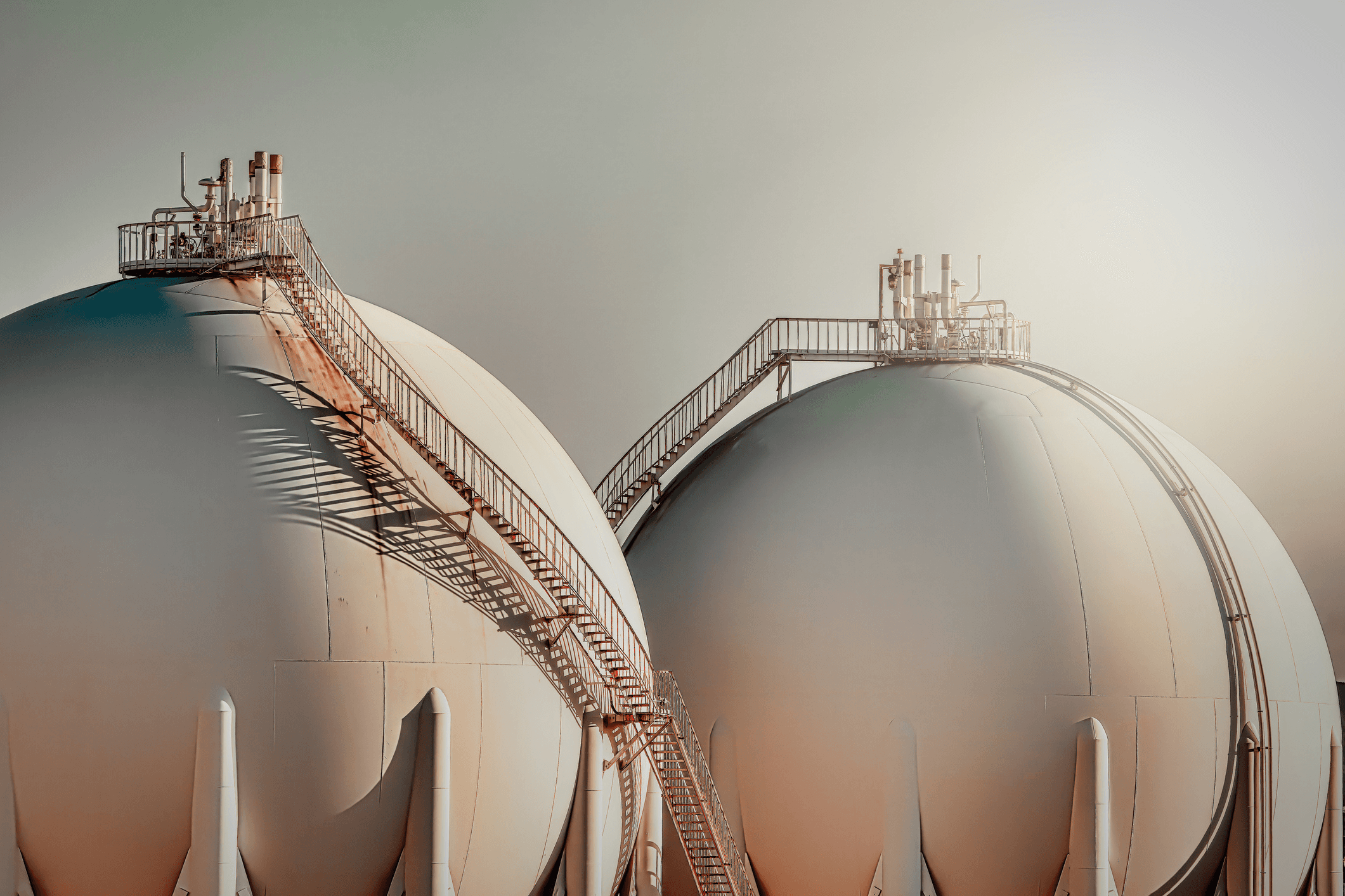 Gas & LNG Market Outlook April 2026: When it pours, it rains